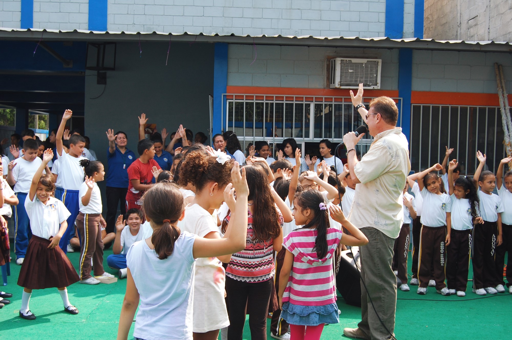 2013 - Adonai Bilingual School