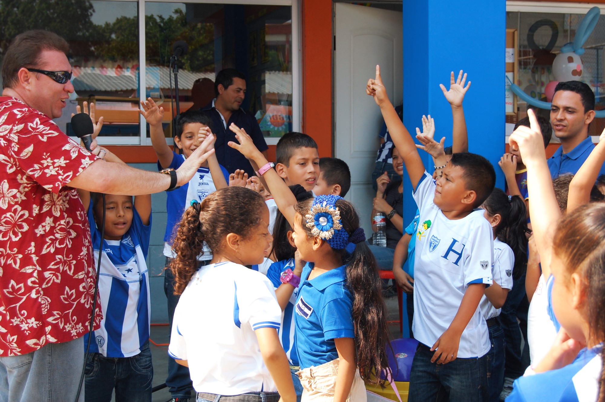 2013 - Génesis Bilingual School