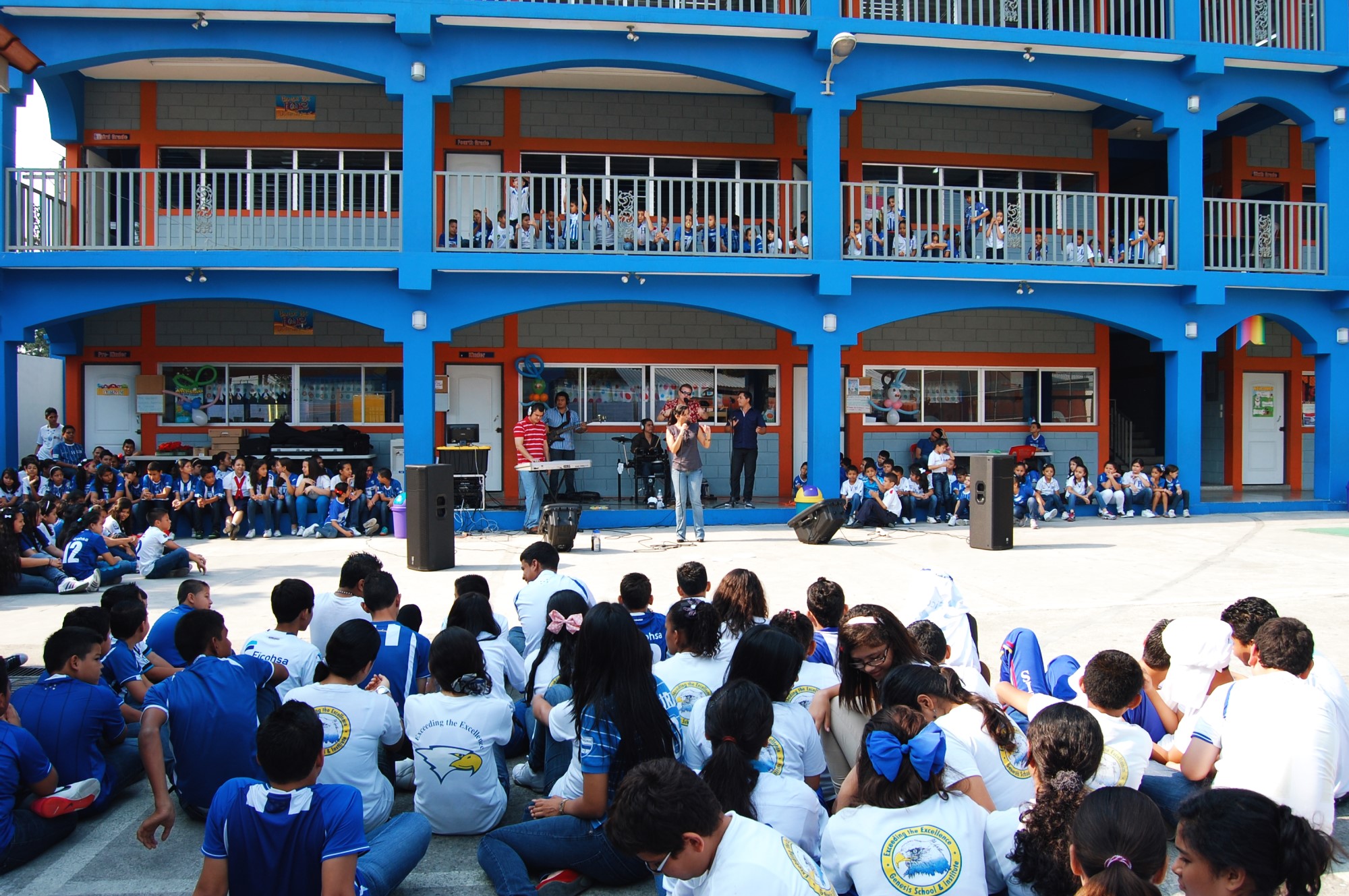 2013 - Génesis Bilingual School